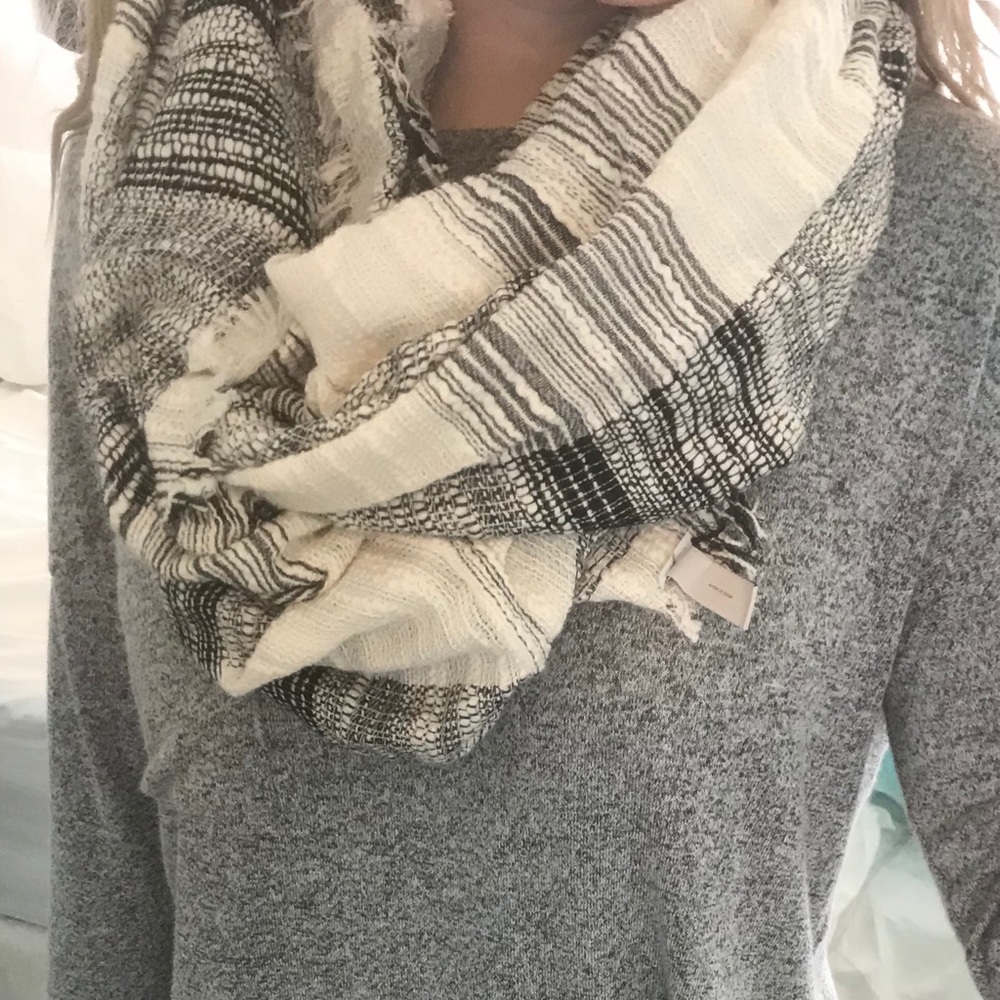 Ann Taylor LOFT infinity scarf